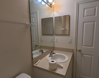 745 Luminary Circle - Photo Thumbnail 14
