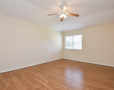 23527 Maple View Drive - Photo Thumbnail 16
