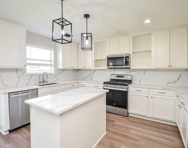 16406 Star Canyon Court - Photo Thumbnail 11