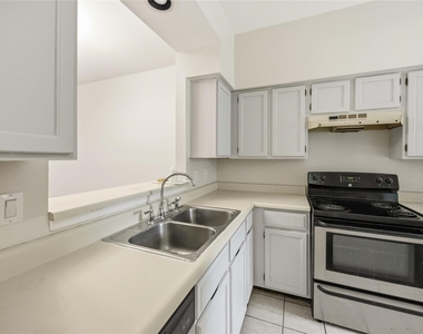 7589 Cambridge Street - Photo Thumbnail 7