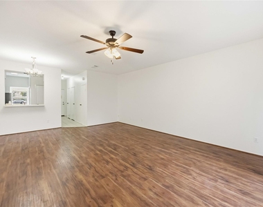 7589 Cambridge Street - Photo Thumbnail 5