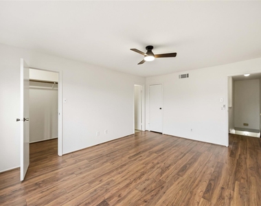 7589 Cambridge Street - Photo Thumbnail 13