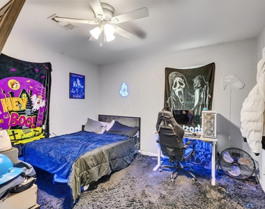 815 Avenue G - Photo Thumbnail 16