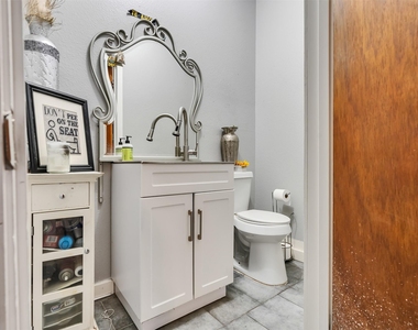 815 Avenue G - Photo Thumbnail 18