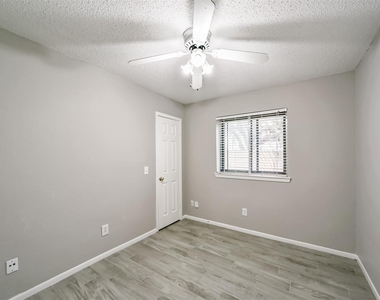 1613 Brook Meadow Drive - Photo Thumbnail 12