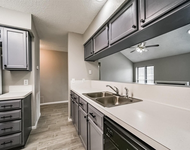 1613 Brook Meadow Drive - Photo Thumbnail 6