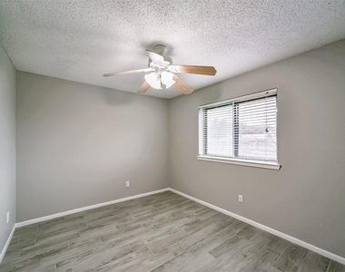 1613 Brook Meadow Drive - Photo Thumbnail 14