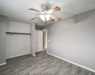 1613 Brook Meadow Drive - Photo Thumbnail 15