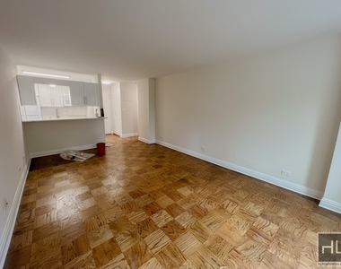 East 71st Street - Photo Thumbnail 1
