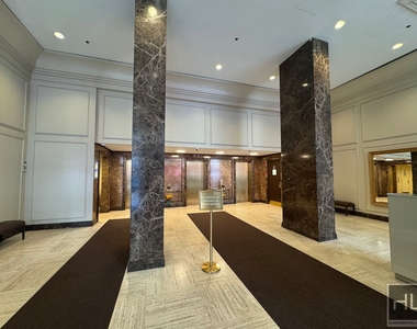 East 71st Street - Photo Thumbnail 8