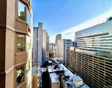 East 71st Street - Photo Thumbnail 2