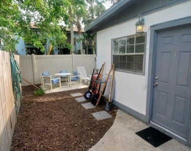 108 Murray Way - Photo Thumbnail 4