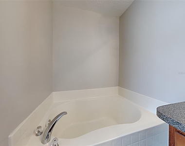 405 Danube Way - Photo Thumbnail 20