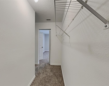 405 Danube Way - Photo Thumbnail 15