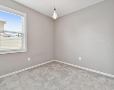 10606 Laguna Plains Drive - Photo Thumbnail 8