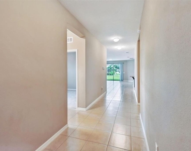 10606 Laguna Plains Drive - Photo Thumbnail 5