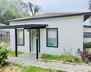 1018 E Holland Avenue - Photo Thumbnail 2