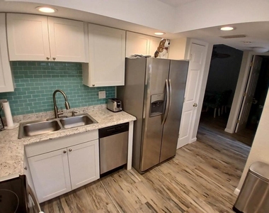 10350 Imperial Point Drive W - Photo Thumbnail 22