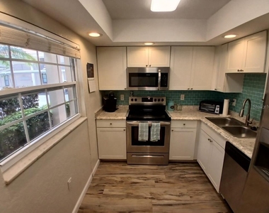 10350 Imperial Point Drive W - Photo Thumbnail 20