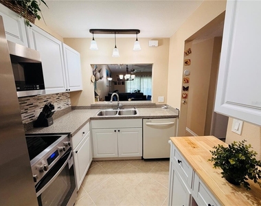 1435 Millstream Lane - Photo Thumbnail 6