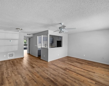 9013 Tudor Drive - Photo Thumbnail 3