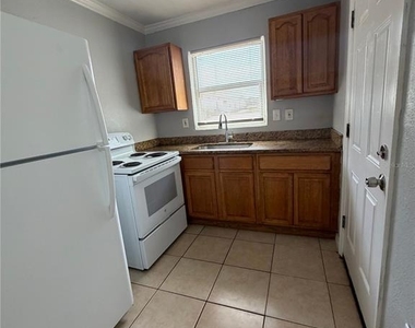 1016 Vine Ave Avenue - Photo Thumbnail 4