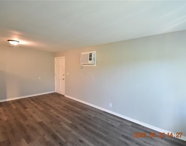 304 Danube Avenue - Photo Thumbnail 8
