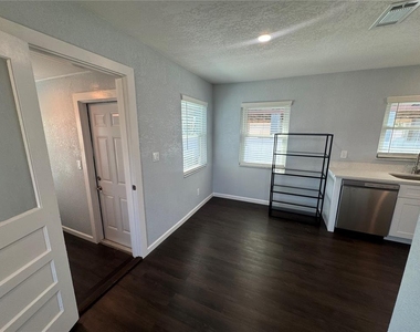 3600 Alabama Avenue Ne - Photo Thumbnail 8