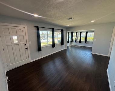 3600 Alabama Avenue Ne - Photo Thumbnail 2