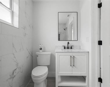 1715 Delaware Avenue Ne - Photo Thumbnail 13