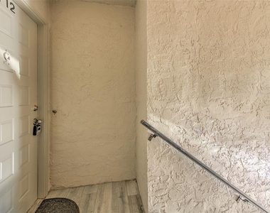 14454 Reuter Strasse Circle - Photo Thumbnail 3