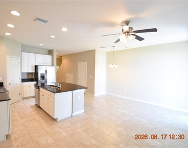 7031 Woodchase Glen Drive - Photo Thumbnail 5
