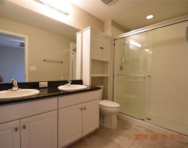 7031 Woodchase Glen Drive - Photo Thumbnail 21