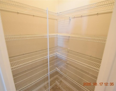 7031 Woodchase Glen Drive - Photo Thumbnail 12