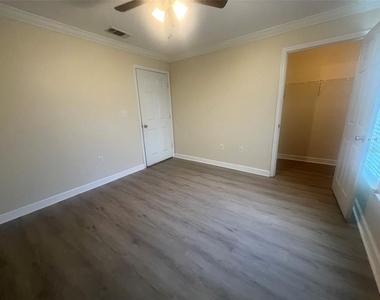 18335 Bridle Club Drive - Photo Thumbnail 10