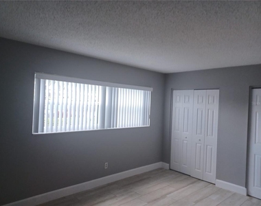 2525 W Bay Drive - Photo Thumbnail 14
