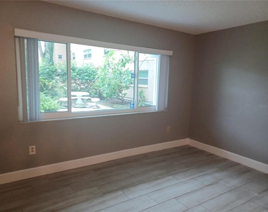 2525 W Bay Drive - Photo Thumbnail 3
