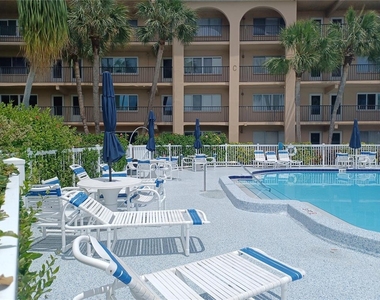2525 W Bay Drive - Photo Thumbnail 19