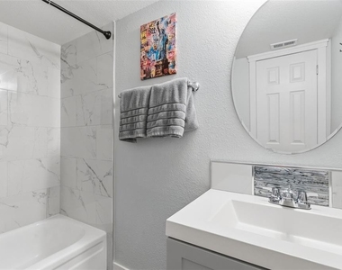 631 N Keene Road - Photo Thumbnail 14