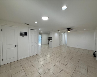 5605 Golden Drive - Photo Thumbnail 3