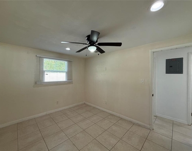 5605 Golden Drive - Photo Thumbnail 21