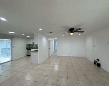 5605 Golden Drive - Photo Thumbnail 4