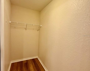 6054 Merrifield Drive - Photo Thumbnail 22