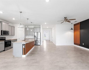 33034 Sand Creek Drive - Photo Thumbnail 10