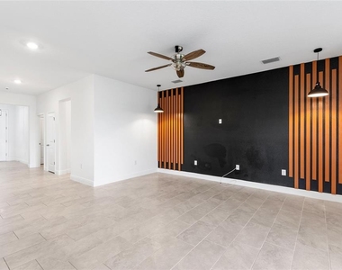 33034 Sand Creek Drive - Photo Thumbnail 7