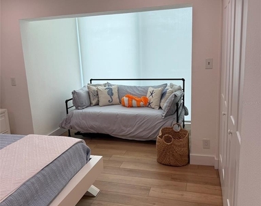 306 Mariner Drive - Photo Thumbnail 17
