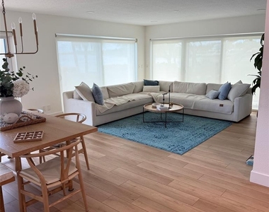 306 Mariner Drive - Photo Thumbnail 2