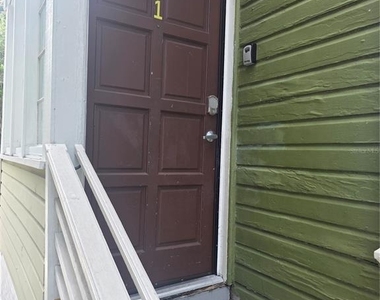 212 W Beach Place - Photo Thumbnail 1