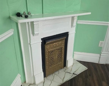 212 W Beach Place - Photo Thumbnail 7