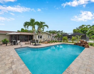 2420 Fairbanks Drive - Photo Thumbnail 18